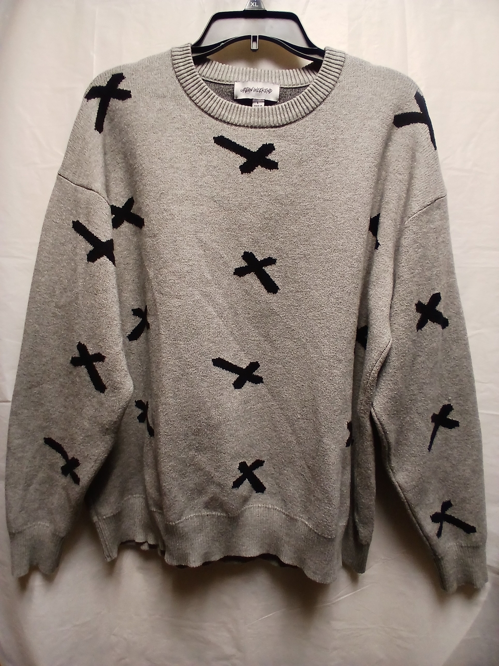 Urban Weekend Men's Gray Crewneck Sweater with Black Cross Pattern